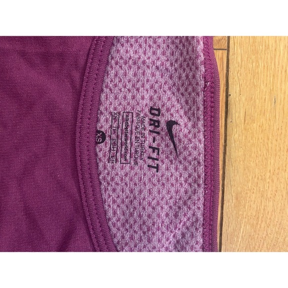 Nike Dri fit Women XSMALL Athletic Shirt Short Sleeve Fitted Hem-line T-shirt - Picture 4 of 5